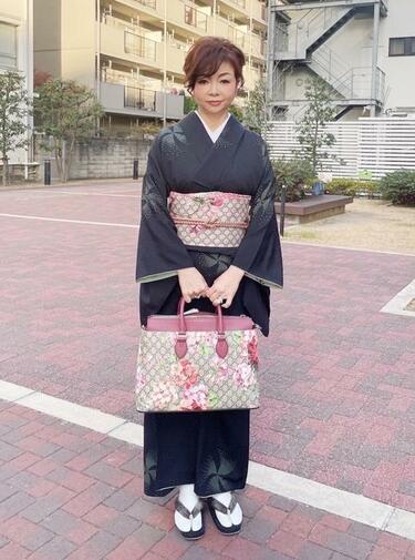 ハイヒール・モモコ『GUCCI』の服をアレンジして作った品「着物や帯に