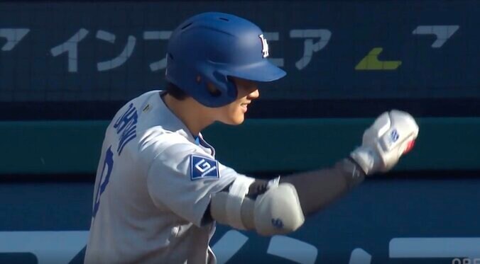 【写真・画像】一体、何が起きた？ 大谷翔平、爆速アーチで“まさかの珍光景”「おかしくなる」「しゃあない」 185キロ低弾道ライナー→相手外野手の動きが混乱する　1枚目