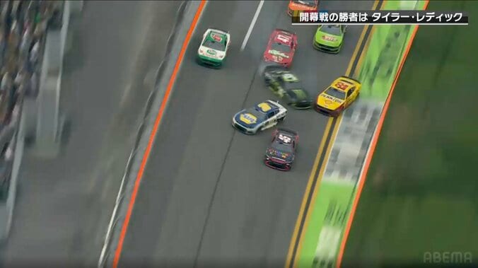 「なんちゅうレースや」デイトナ500は劇的幕切れ チェッカー手前で2位以下相次いで脱落「全員事故ってるじゃねーか！」ファン騒然 5枚目