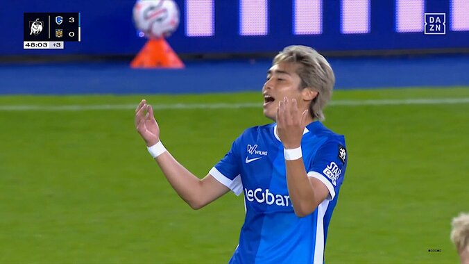 【写真・画像】伊東純也は「左足も凄い」 一瞬のミスを突く今季初ゴール！「逆足なのに」「好調すぎる！」鮮やかな一撃に場内総立ち　1枚目