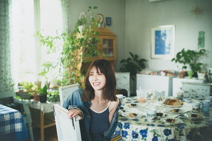 長濱ねる、8年ぶり＆2nd写真集が発売決定 無垢さも色香も携えた“25歳”の魅力 3枚目