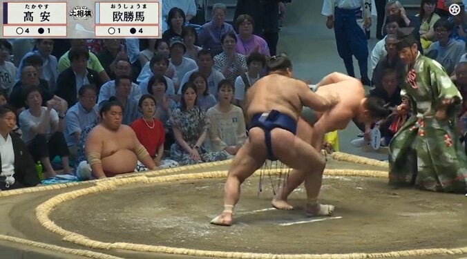 「どういうことです？」190センチ巨漢力士が突然の脱力…倒れ込む「催眠術かかった人みたい」不思議な決着にファン困惑 3枚目