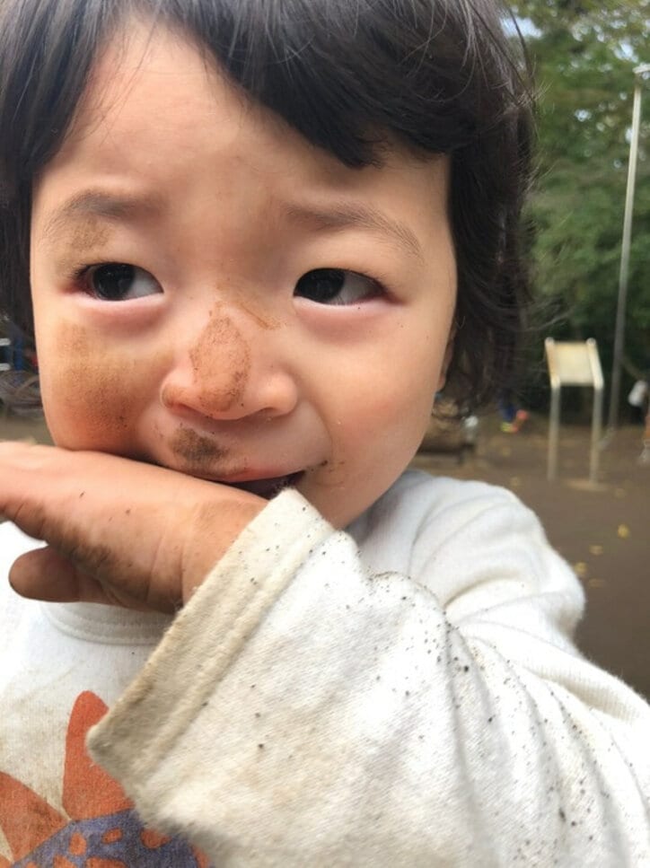 蛯原英里、息子がアスレチックではしゃぎ過ぎた結果「顔から転んで泥だらけ～」