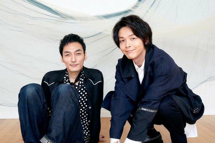 【画像】草なぎ剛＆中村倫也が“問題あり”の兄弟役で初タッグ 互いの印象は？『台風家族』インタビュー