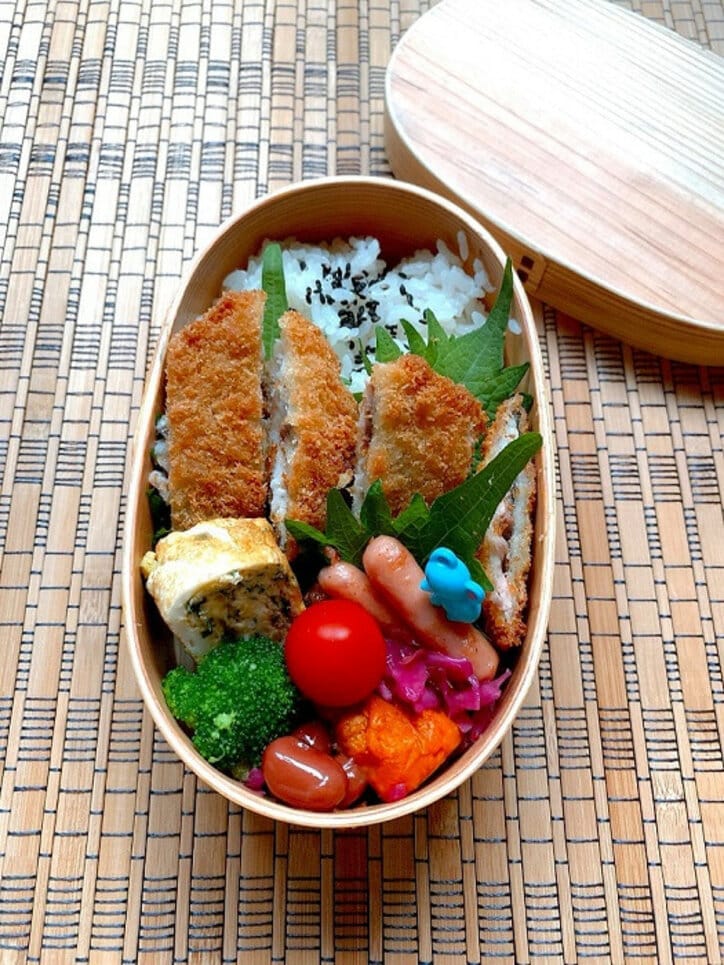 飯田圭織、“食通”な息子の弁当を公開「アジフライのソースもかけない」