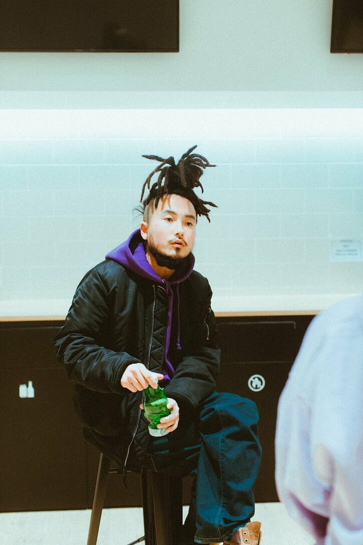 タイ移住を経てブレないスタイルを追求するDUSTY HUSKY「絶対に、過去の作品よりも今の自分のラップの方がかっこいい。それは分かってるんで」『股旅』制作秘話に迫る