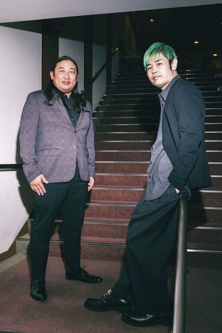 秋山竜次、品川ヒロシ監督作『戦湯~SENTO~』に全裸で出演!マッサージ師お墨付きの「ちゅるちゅる」の身体に椿油を塗って挑む