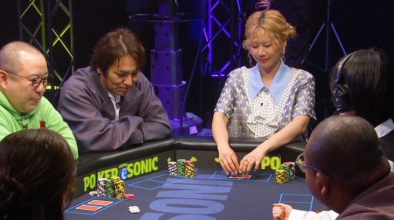 「そんな人いる？」狩野英孝、ポーカーでも天然発動 “まさかの動き”に共演者困惑…イケメン俳優との共通点も「ルール的にはOK」