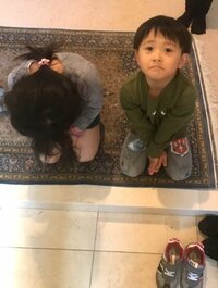 海老蔵、勸玄君たちの“お見送りショット”公開　「癒される」の声殺到