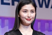 「極上の写真」「流石お美しい」橋本マナミ、胸元あらわなセクシー入浴ショットに反響