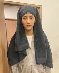 『推しの王子様』渡邊圭祐の“お風呂上がりショット”に反響「眠るファラオ」「か、かわいい」