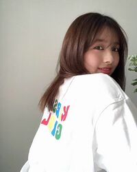 大和田南那、キュートな振り向きショットに「見返り美人」「可愛いです」の声