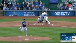 球場騒然！ 一体、何が起こったのか…！？ ブルージェイズ・菊池雄星に“強烈ピッチャー返し”が直撃　一瞬ヒヤリも“超スーパープレー”が起きた瞬間