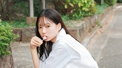 グラビア界期待の新星・奥村桃夏、“神ってる”魅力満載のデジタル写真集が11月27日リリース