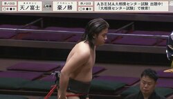 「あら男前」“ロン毛”姿の16歳力士にファン熱視線