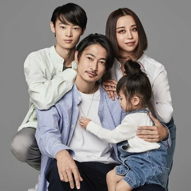 PINKY、家族での素晴らしい思い出の写真を公開「とても感慨深く  