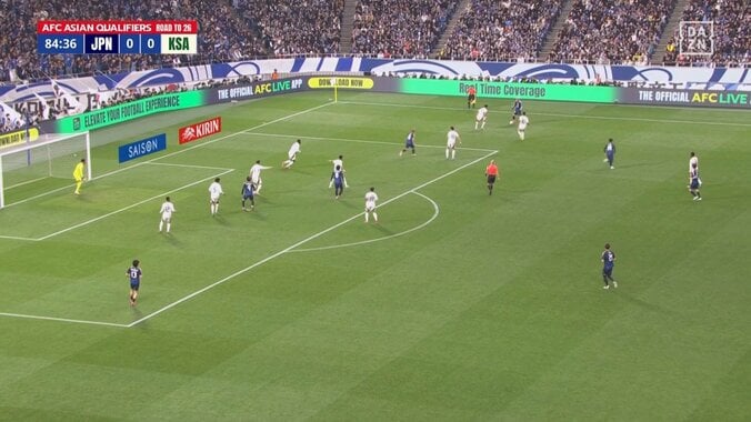 【映像】伊東＆堂安、右サイドを引き裂く“超高速ワンツー”