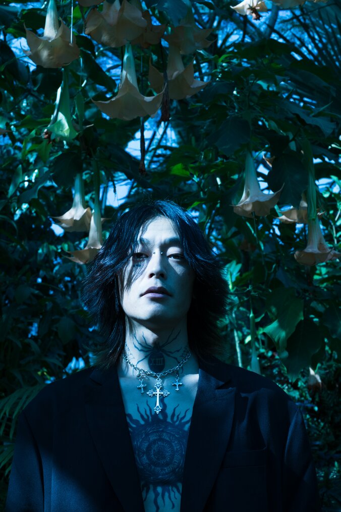 「Help Me Plyz」としての活動を開始したTYOSiNが 新たなソロEPから【EMO × HYPERPOP】な先行シングル「See Saw」をリリース！ 2枚目