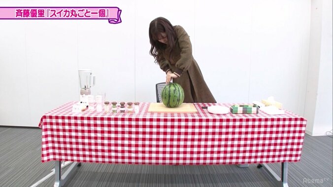 齋藤飛鳥がSっぷり発揮!? かもめんたると「シュールすぎる」コント披露 3枚目