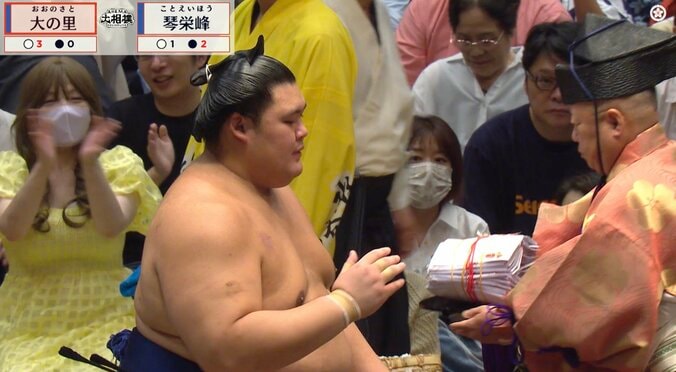 「このブルドーザーよ」大の里、蘇った“会心の出足”に館内喝采 「久々に出たストライク」元横綱・大乃国も太鼓判 4枚目