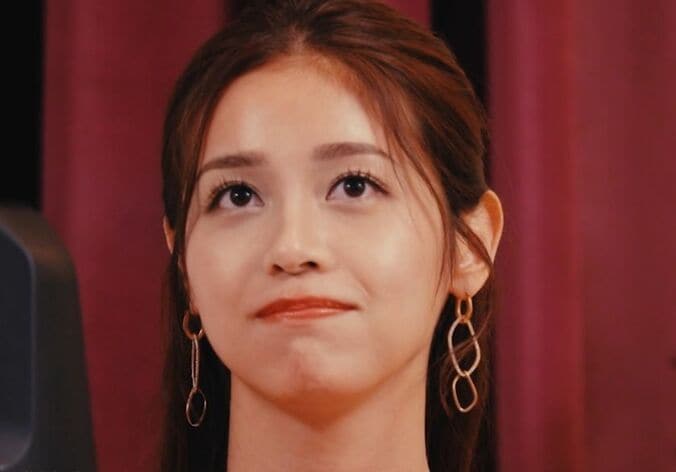 【写真・画像】奇跡の9頭身美女「自分が最下位…ちょっと信じられへん」一番モテない結果となり即脱落、モニター見つめ呆然　1枚目