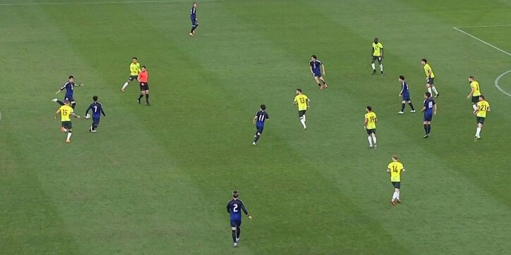 【映像】鎌田大地、豪代表FW翻弄のノールックパス炸裂