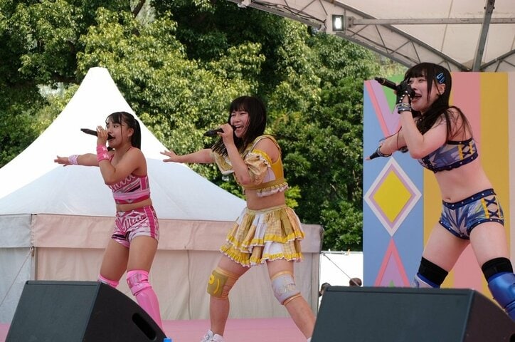 あーりん、HKTのライブ直後に会場騒然　男色ディーノの生尻にアイドルレスラーが“まさか”のカンチョー