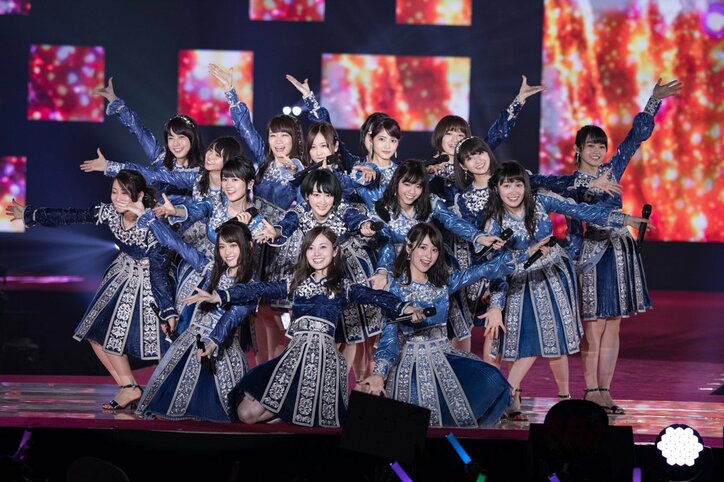 乃木坂46からメンバー9人がランウェイ堂々闊歩＆ミニライブでオーディエンス魅了　 - ガールズアワード2017A/W【画像集】