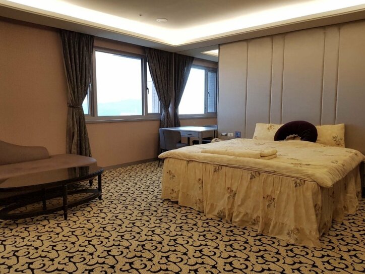 福原愛、娘の写真を公開し名前を「あいら」と発表　産後ケアセンターの豪華室内も公開