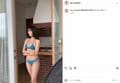 溝端葵、ブルー水着が眩しいオフショットに反響「全てが完璧！」「美しさに心を奪われました」