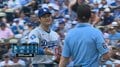 帽子をヒョイッ!大谷翔平、粘着物質チェックで審判に見せたチャーミングな笑顔 衝撃の“102マイル”から表情一変!