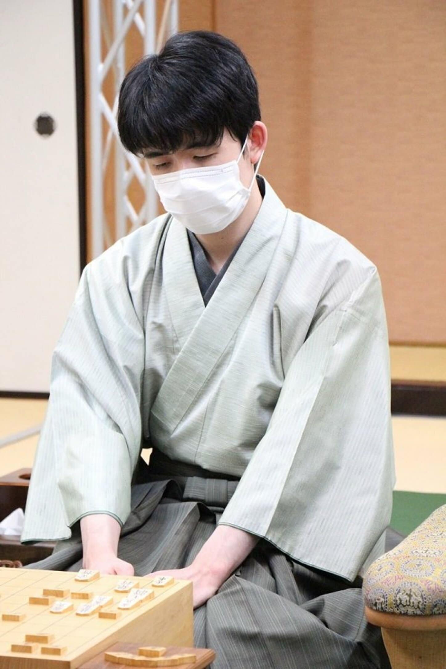 藤井聡太王将が2勝目 挑戦者・羽生善治九段との“金沢対局”を制する シリーズは2勝1敗に／将棋・王将戦七番勝負第3局 ニュース ABEMA TIMES