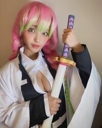 恵比寿マスカッツ・桃乃木かな「鬼滅の刃」甘露寺蜜璃コス セクシー感もばっちり再現「完成度たかっ！」と絶賛の声