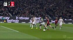 「弱すぎだろ！」「バイエルンどうした…」天才的なトラップ→DFの逆をついた完璧すぎるゴールが炸裂した瞬間　19歳の新星が王者を絶望させたエグすぎる一撃