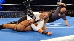 100キロ超“可愛い怪獣”女子が大暴れ…衣装がはだけるほどの死闘→大金星に会場も熱狂「めちゃくちゃいい試合」