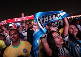 【いよいよＷ杯開幕】現地ドーハの雰囲気は？各国サポーターの数は増えたが、やはりアルコールが…