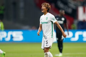 ｢川崎で培ったもの｣!! スポルティング・守田英正がCLデビュー戦で1A含む2ゴールに絡む大活躍! フランクフルト・鎌田大地と長谷部誠との｢日本代表対決｣を制する圧巻のプレー