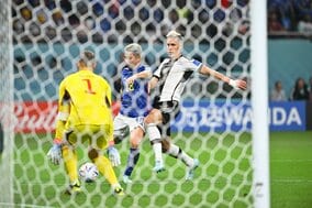 「あ、これ来るな」浅野拓磨が語ったドイツ戦決勝点の裏側！“リハビリ仲間”板倉滉との「ホットライン」と「ニア上シュート」にのせた「みんなの気持ち」【W杯】