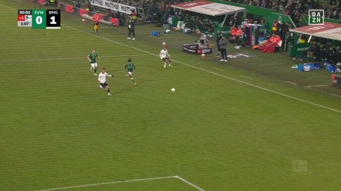 嘘だろ… 町野修斗、90+1分の“痛恨”決定機逸にファン落胆「それ外すか」長田澪の執念“顔面ブロック”に泣く 5枚目