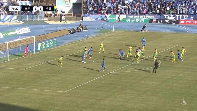 「明らかに厳しすぎる」警告8枚の試合で水戸FWが“遅延行為”によるイエロー2枚目→退場処分に「無理がある」「1枚貰ってる選手がやることではない」ファンの意見様々 5枚目