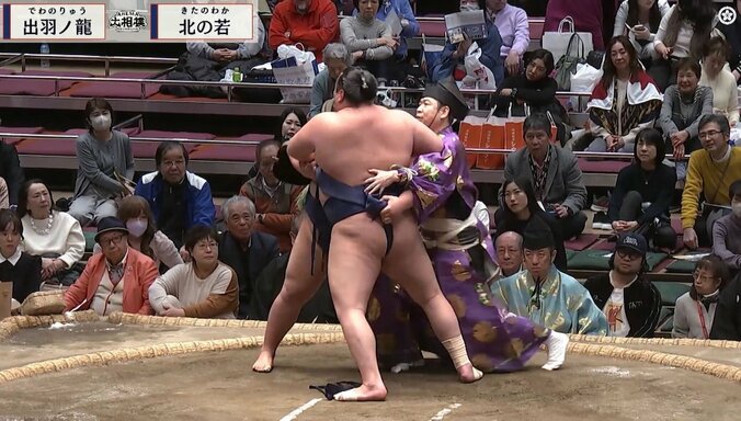 行司が取組を強制ストップ…実際の様子