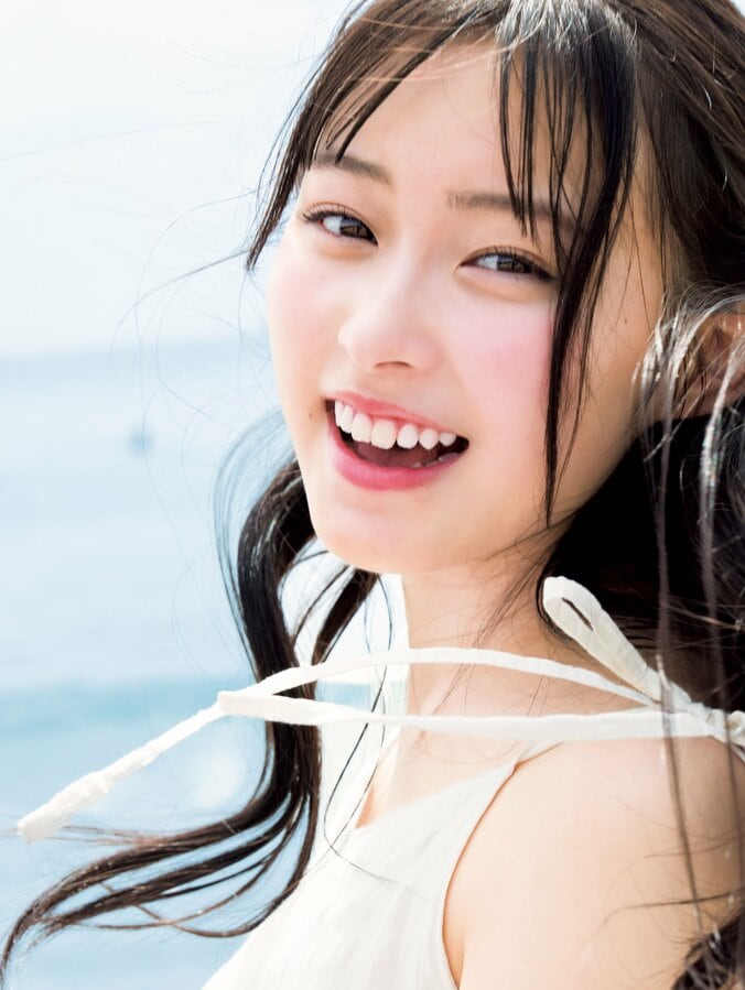 巻末グラビア：榎本彩乃