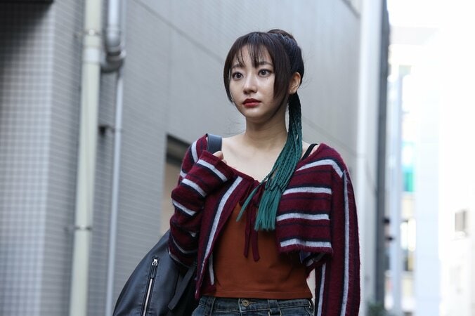 【写真・画像】武田玲奈が超ミニスカ姿で誘惑！「美脚がすごい」「カッコよすぎ」と話題に『あなたの恋人、強奪します。』　1枚目