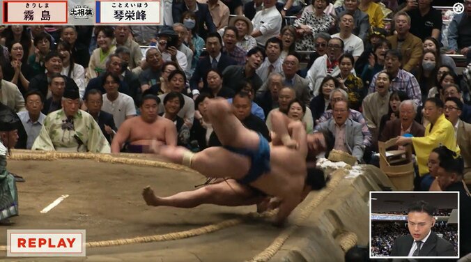霧島に惜敗の琴栄峰、物言い最中に兄・琴勝峰と感動の光景 心配して歩み寄り…「エモすぎ」「可愛かった」ファンほっこり 2枚目