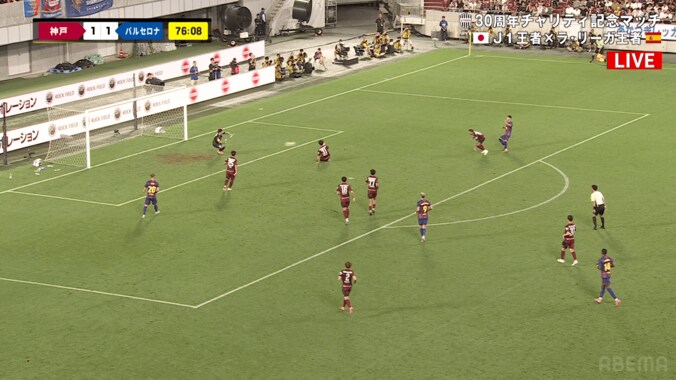 SNS騒然！ シュートも顔もメッシ？ バルサ新加入19歳、神戸３人唖然の鮮やかダイレクト弾「ボールスピードはっや」「バルドグジばり上手いやん」 5枚目