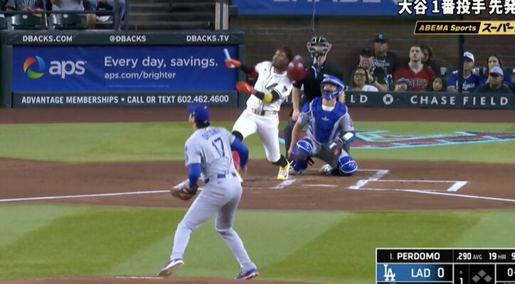 【写真・画像】何してんの…？ 大谷翔平、ベース上で“謎の動き”「ふざけてるw」「楽しそう」相手野手との交流が話題に…ファン爆笑「大谷さん本当明るいな」　1枚目