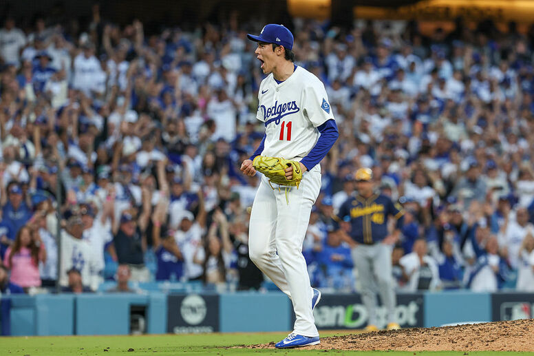 大谷翔平、技あり三塁打、佐々木朗希が3セーブ目　ドジャース3連勝！2年連続ワールドシリーズ進出へ王手