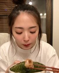 「永遠に見てられる」「可愛いが過ぎる」鈴木愛理がただ唐揚げを食べるだけの動画が話題
