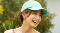 【映像】東原亜希が水着姿の美ボディショット公開