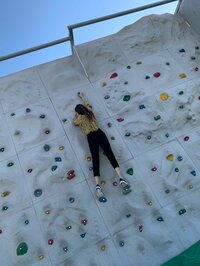 仁香『ボルタリングに挑戦してみた♡』